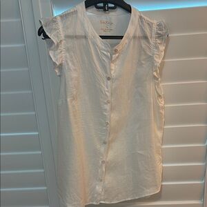 Lilly Pulitzer linen button down, flutter sleeves, perfect condition, worn once